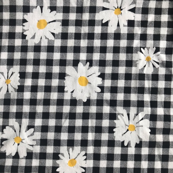 Spring Daisy Dress - Picture 2 of 3